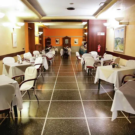Hotell Art Milano Prato (Prato)